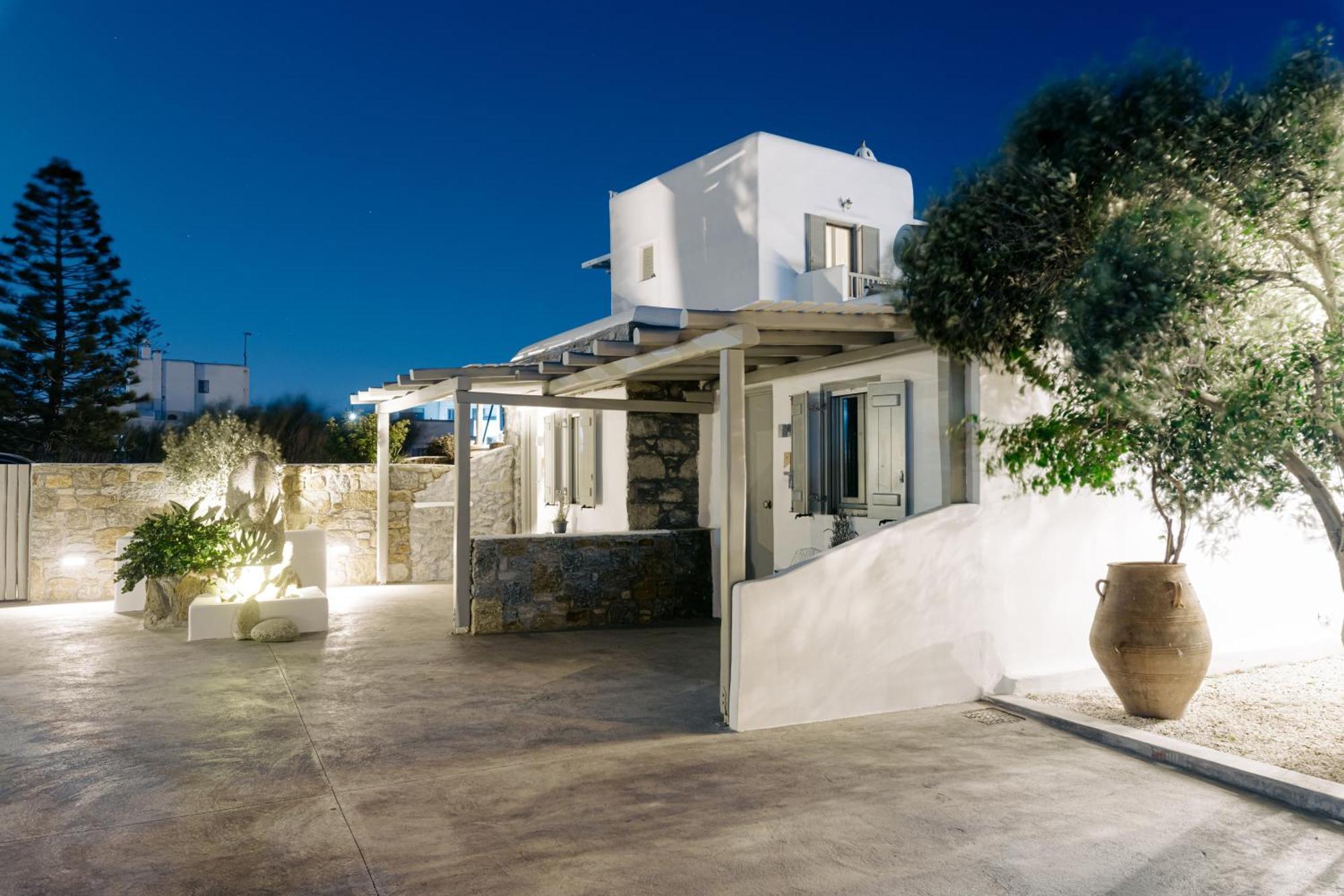 White And Grey * Mykonos Town