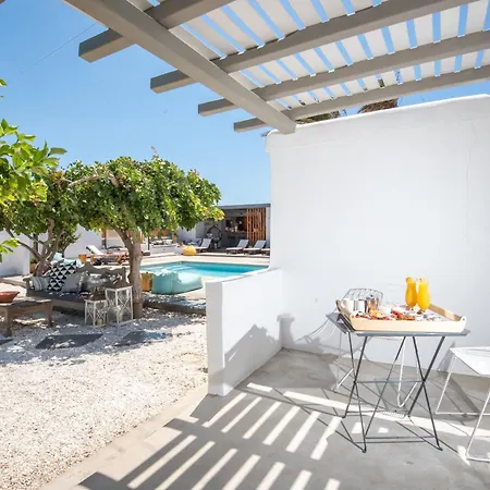 White And Grey Mykonos Town Exterior photo