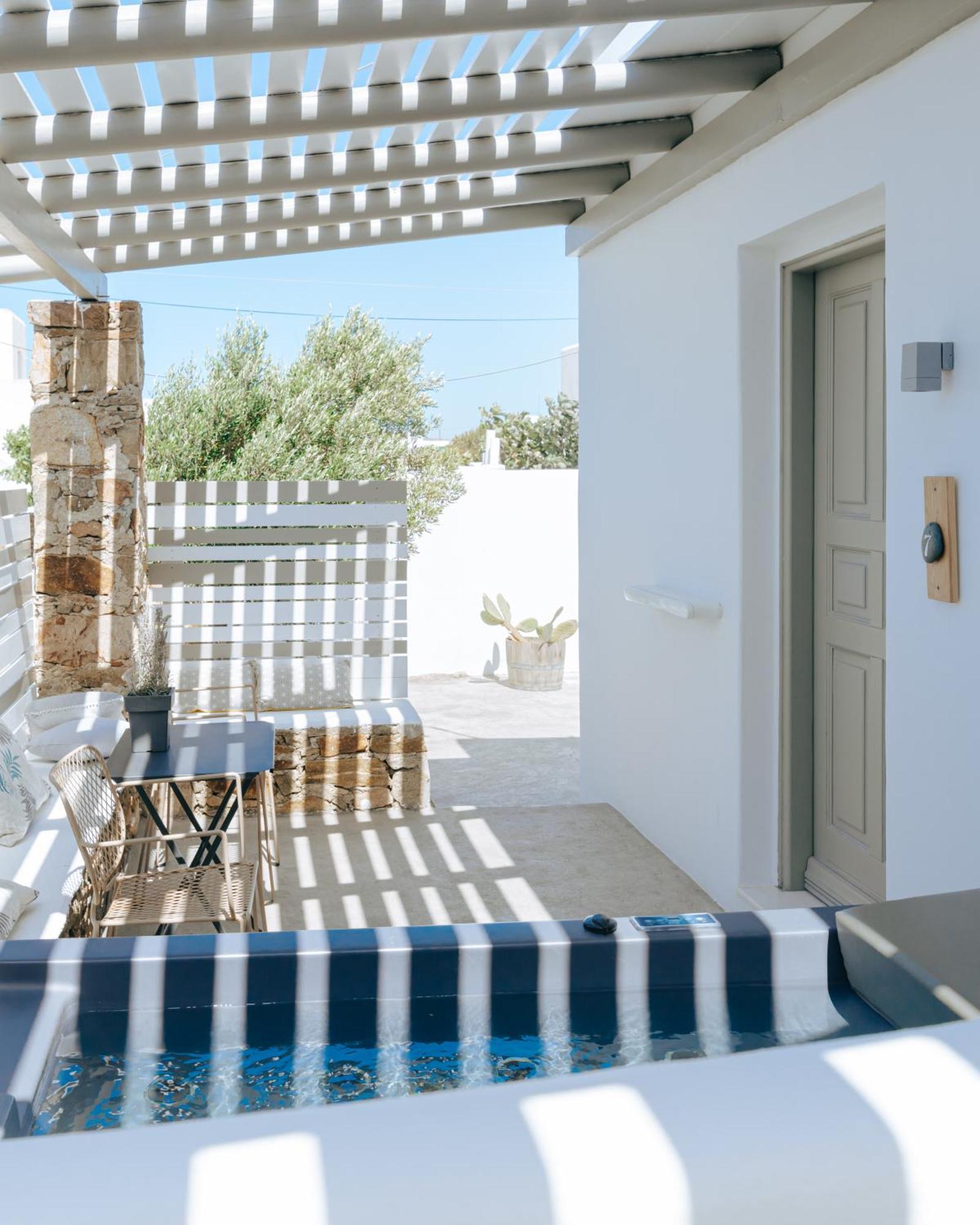White And Grey * Mykonos Town